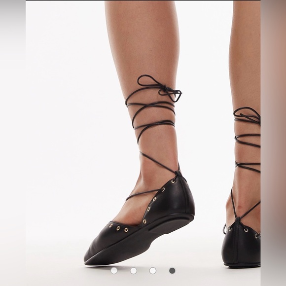 Jeffrey Campbell Women Jeffrey Campbell Black Crisscross Flats NWT retails $295
